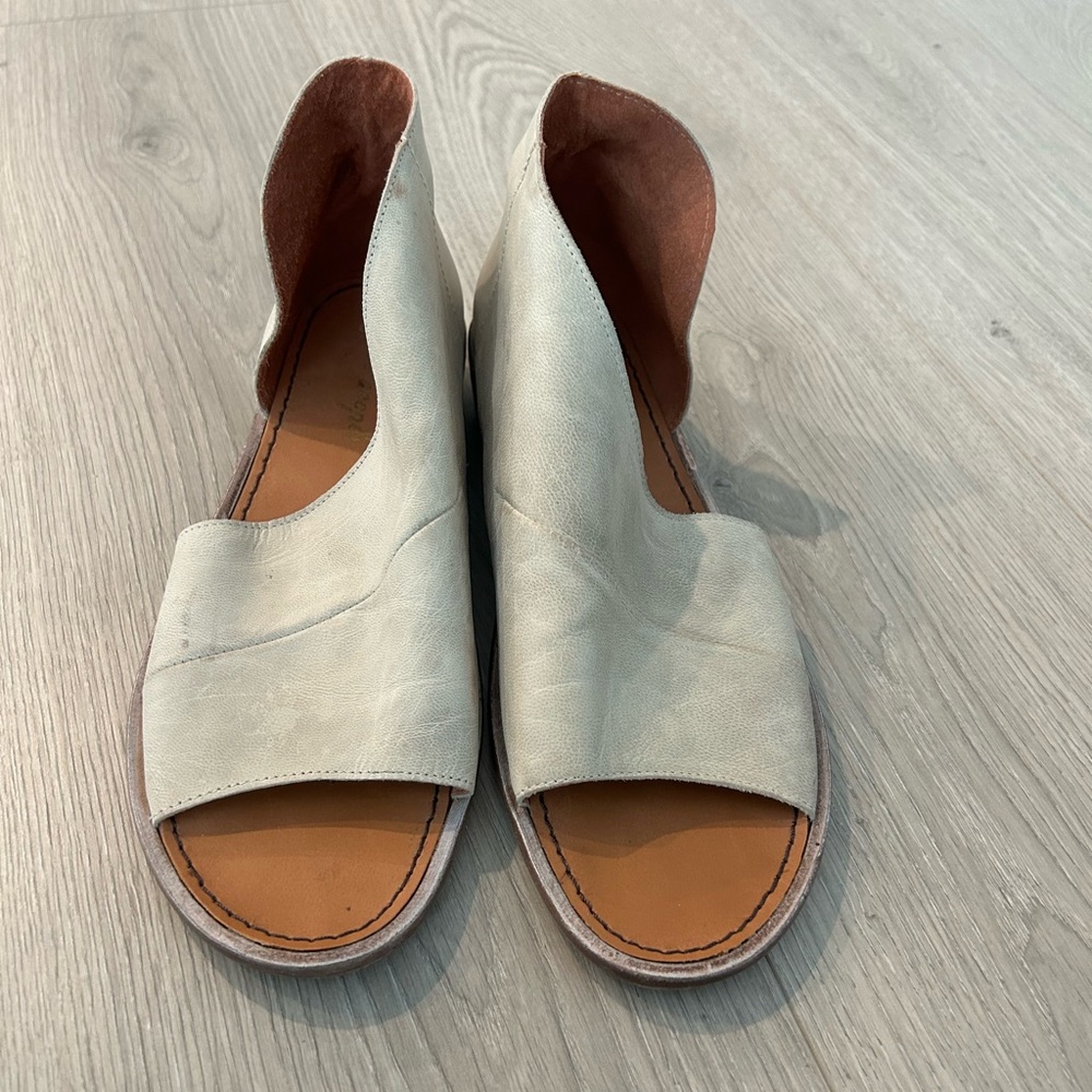 Free People Cream Leather Open-Toe Sandals Size 9